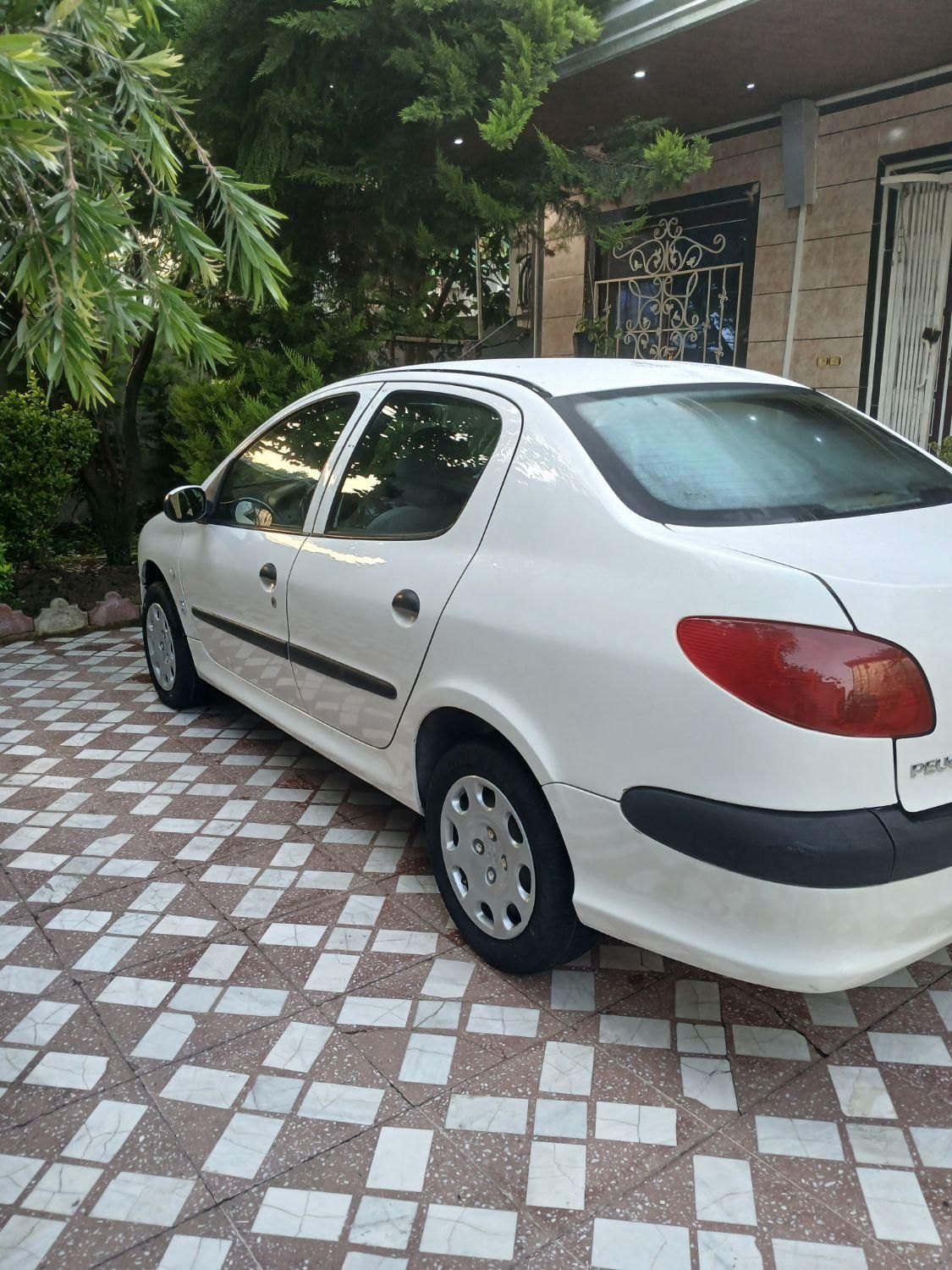 پژو ۲۰۶ صندوق دار v8 - 1390