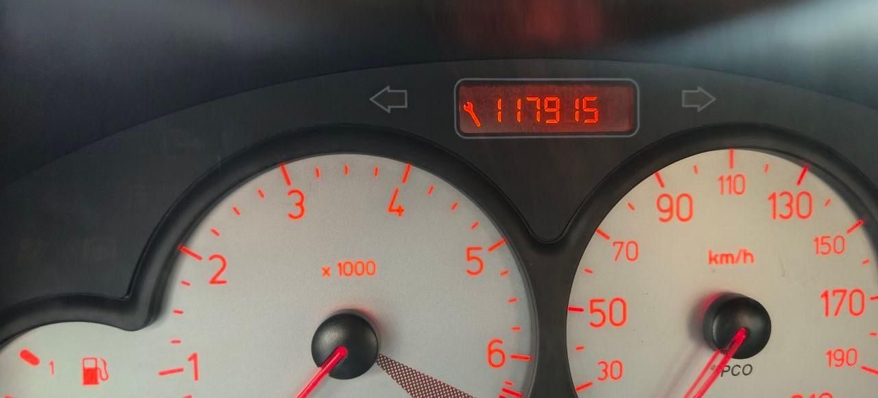 پژو ۲۰۶ صندوق دار v8 - 1399