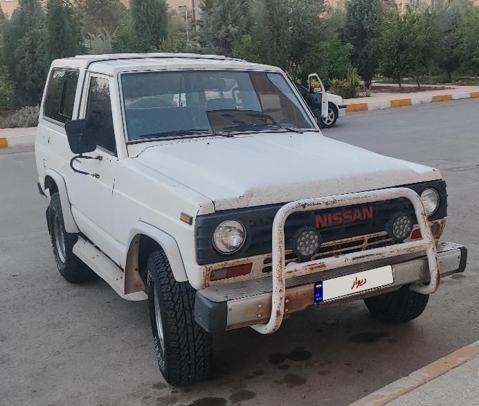 نیسان پاترول دو درب دنده‌ای - 1993