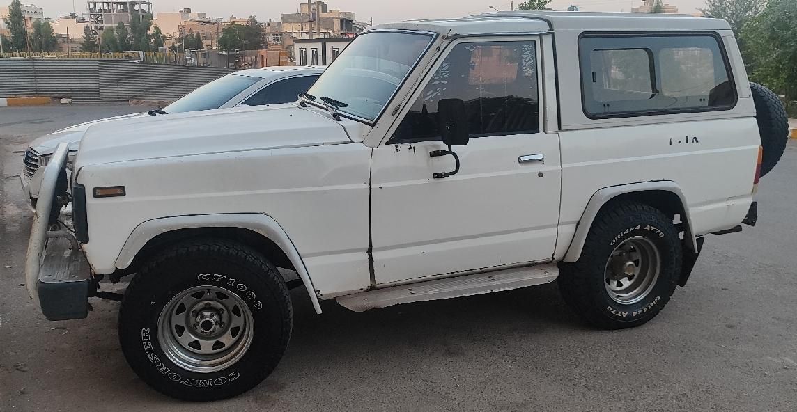 نیسان پاترول دو درب دنده‌ای - 1993