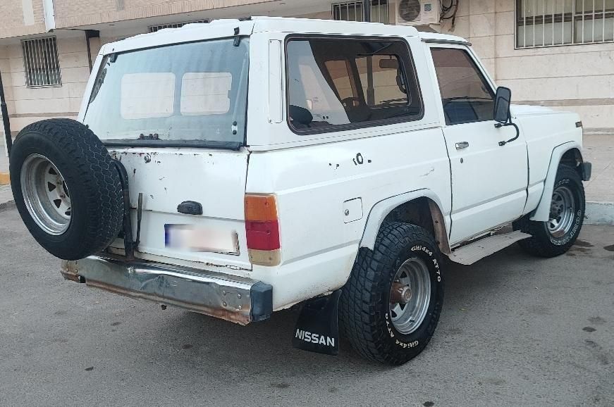 نیسان پاترول دو درب دنده‌ای - 1993