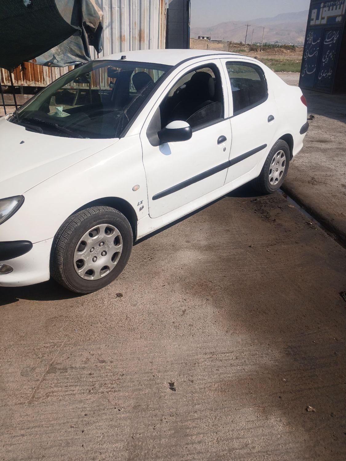 پژو ۲۰۶ صندوق دار v8 - 1397