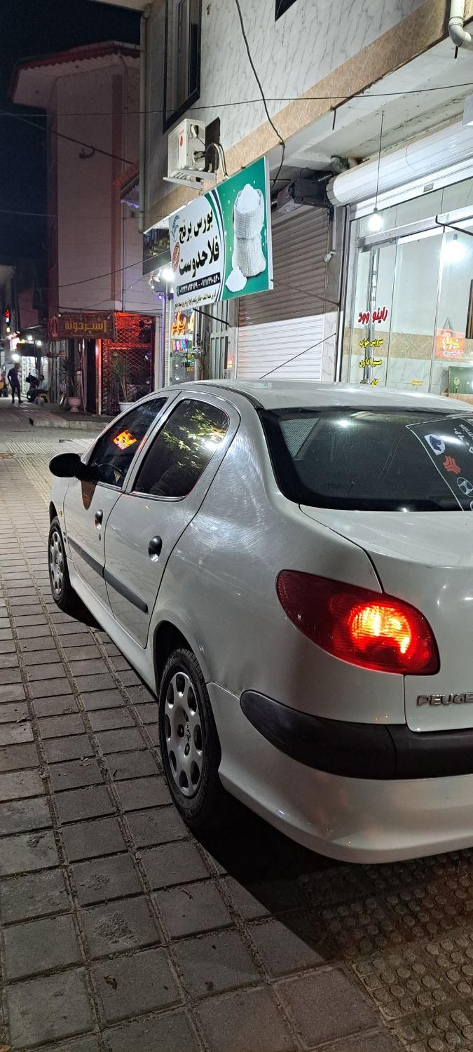 پژو ۲۰۶ صندوق دار v8 - 1395