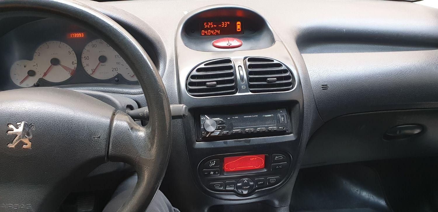 پژو ۲۰۶ صندوق دار v8 - 1391