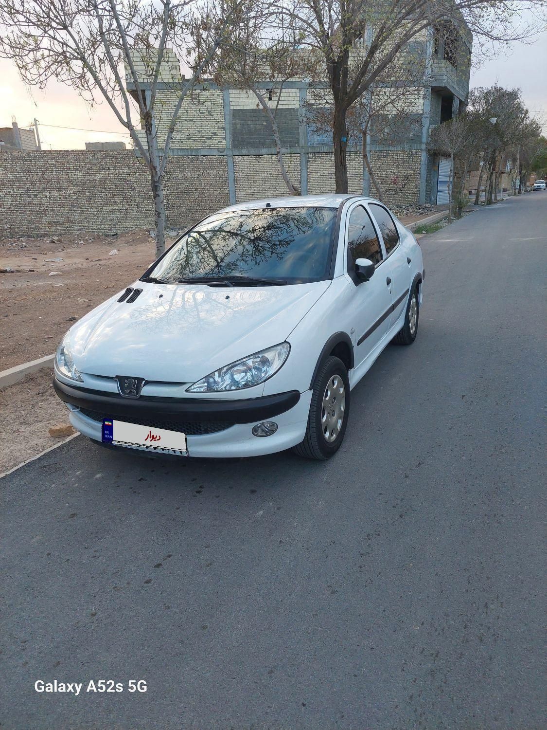 پژو ۲۰۶ صندوق دار v8 - 1391
