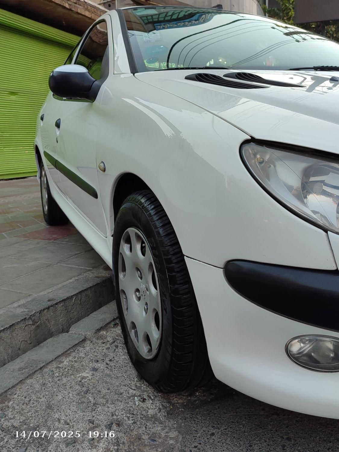 پژو ۲۰۶ صندوق دار v8 - 1393