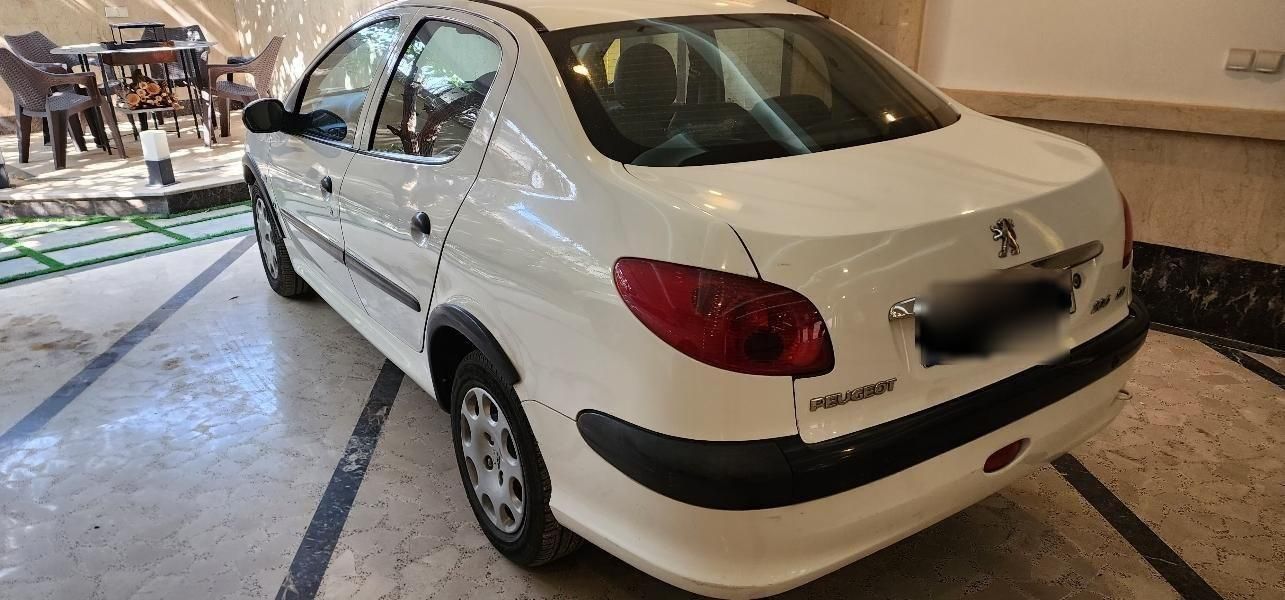 پژو ۲۰۶ صندوق دار v8 - 1394