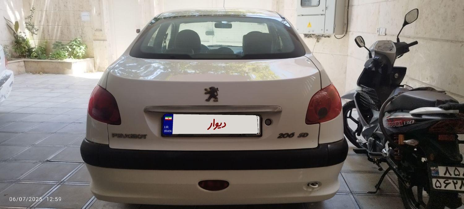 پژو ۲۰۶ صندوق دار v8 - 1390