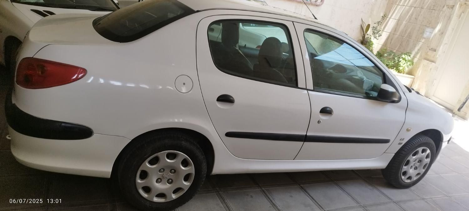 پژو ۲۰۶ صندوق دار v8 - 1390