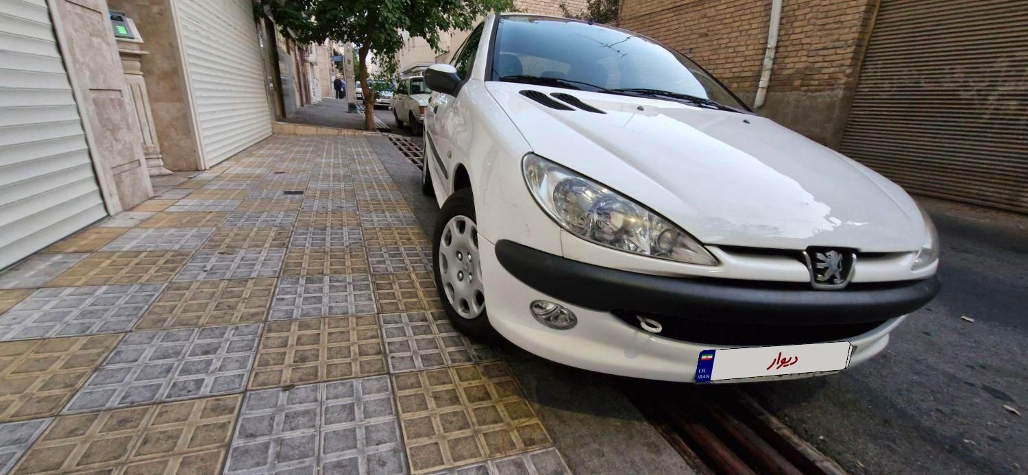 پژو ۲۰۶ صندوق دار v8 - 1394