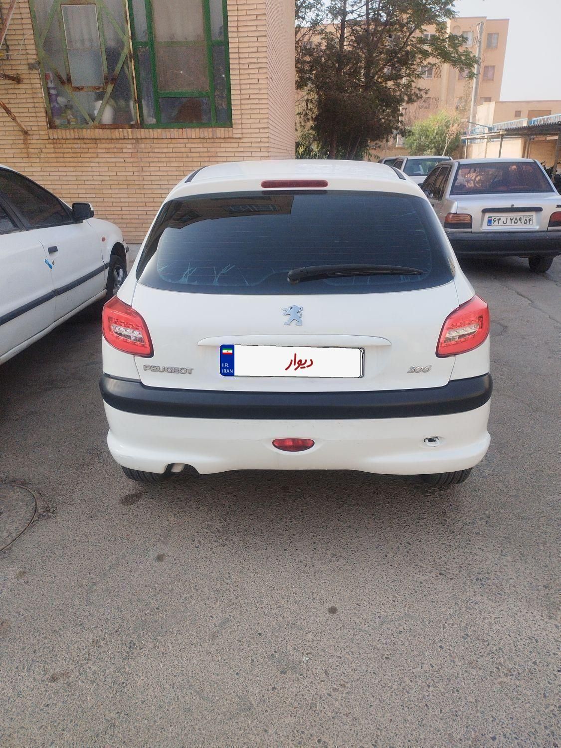 پژو 206 تیپ 3 - 1390