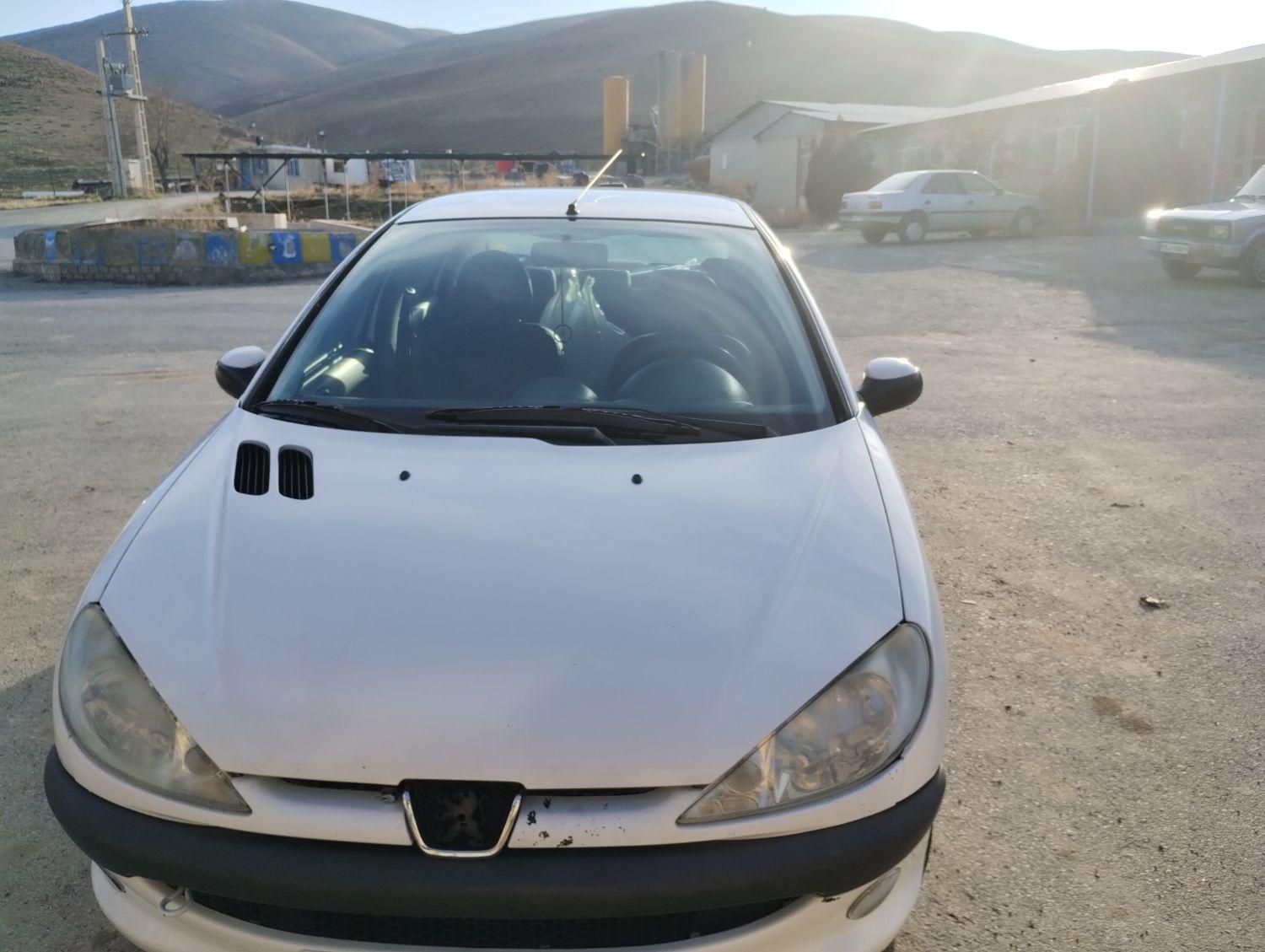 پژو ۲۰۶ صندوق دار v8 - 1389