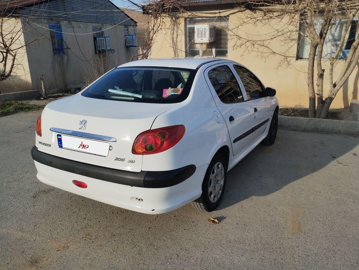 پژو ۲۰۶ صندوق دار v8 - 1389