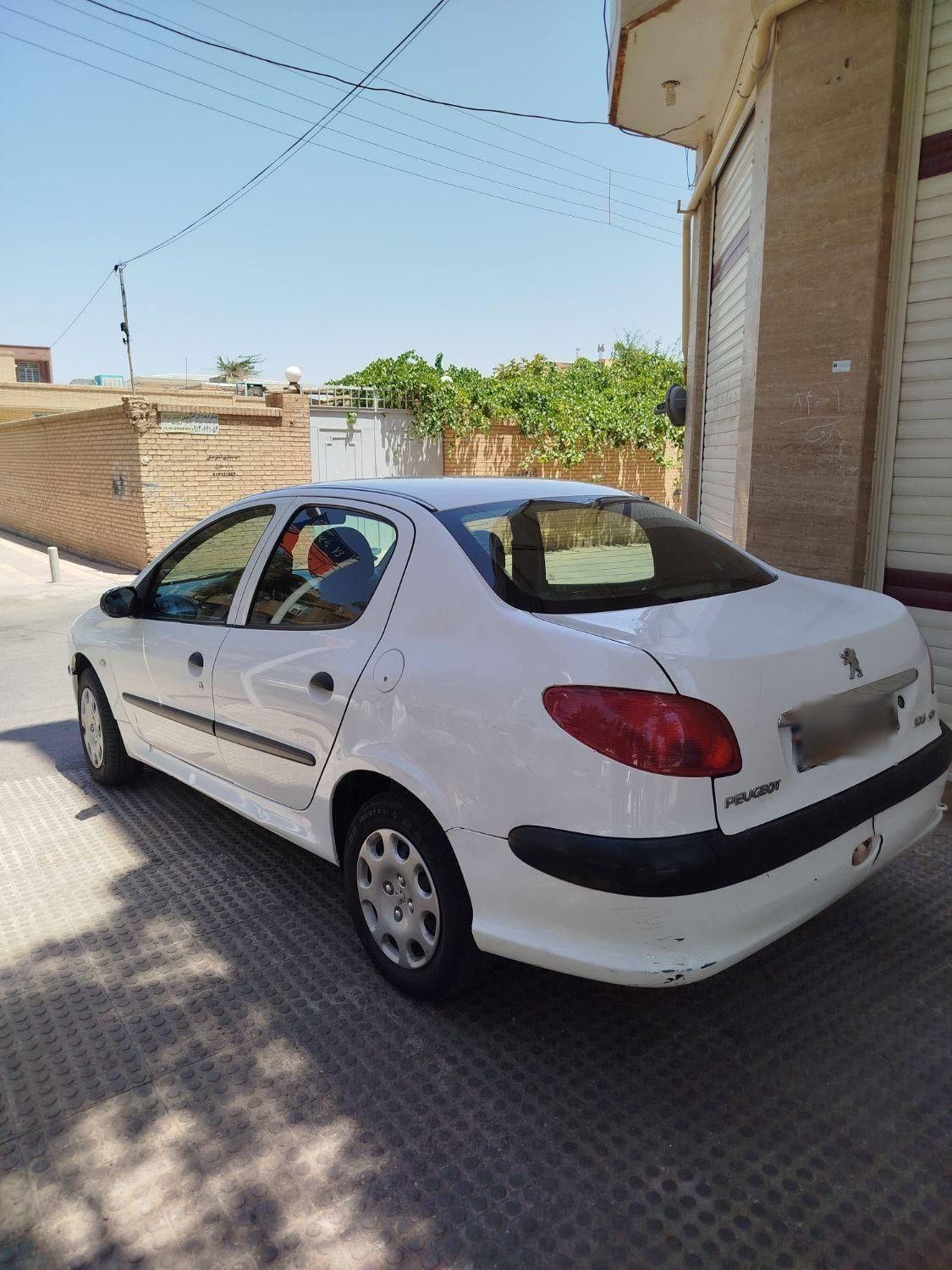 پژو ۲۰۶ صندوق دار v8 - 1392