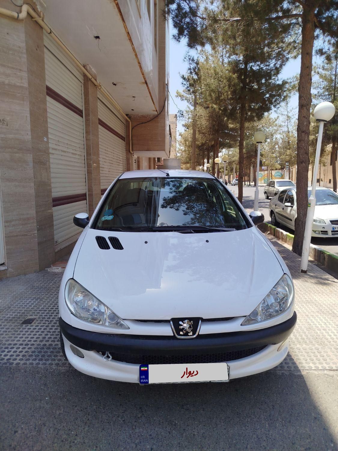 پژو ۲۰۶ صندوق دار v8 - 1392