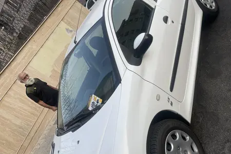 پژو ۲۰۶ صندوق دار v8 - 1394