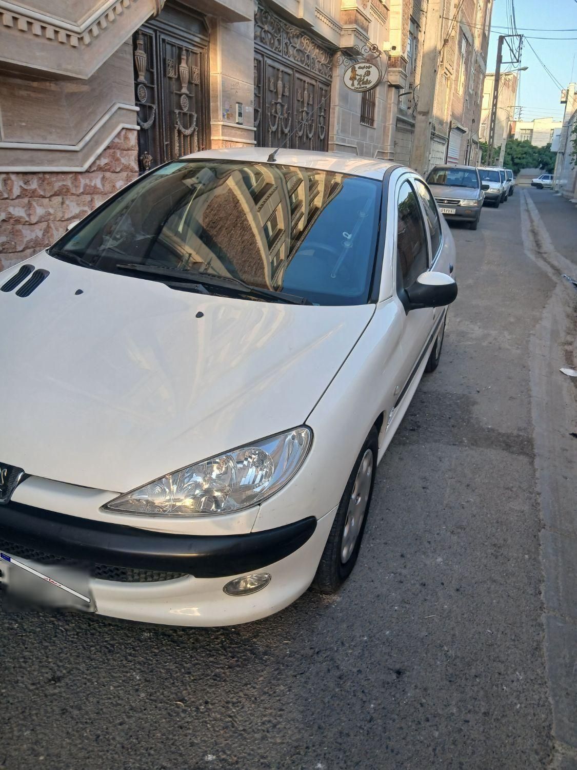 پژو ۲۰۶ صندوق دار v8 - 1395