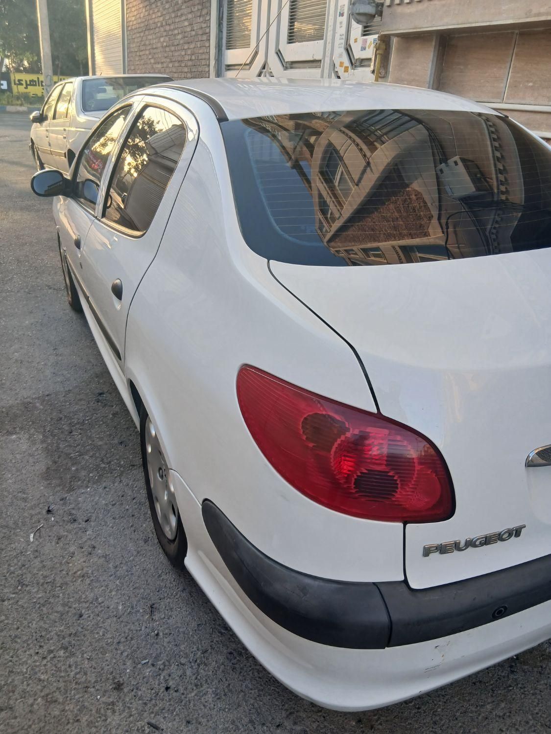 پژو ۲۰۶ صندوق دار v8 - 1395
