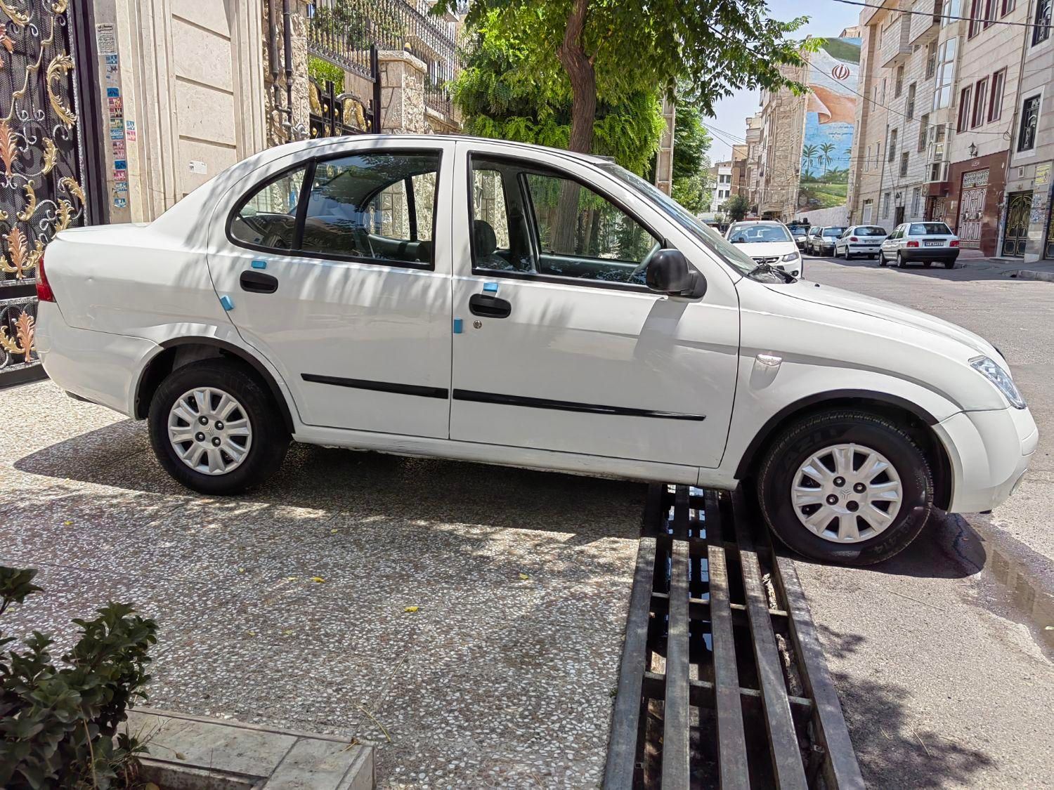 تیبا صندوق دار SX - 1396