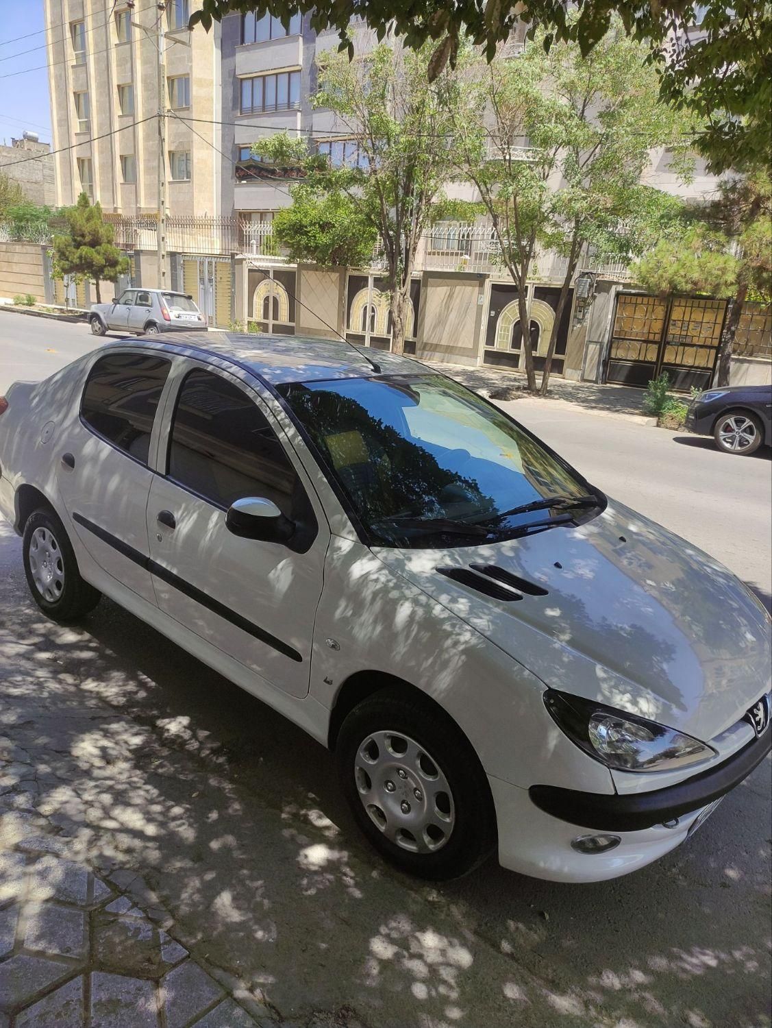 پژو ۲۰۶ صندوق دار v8 - 1387