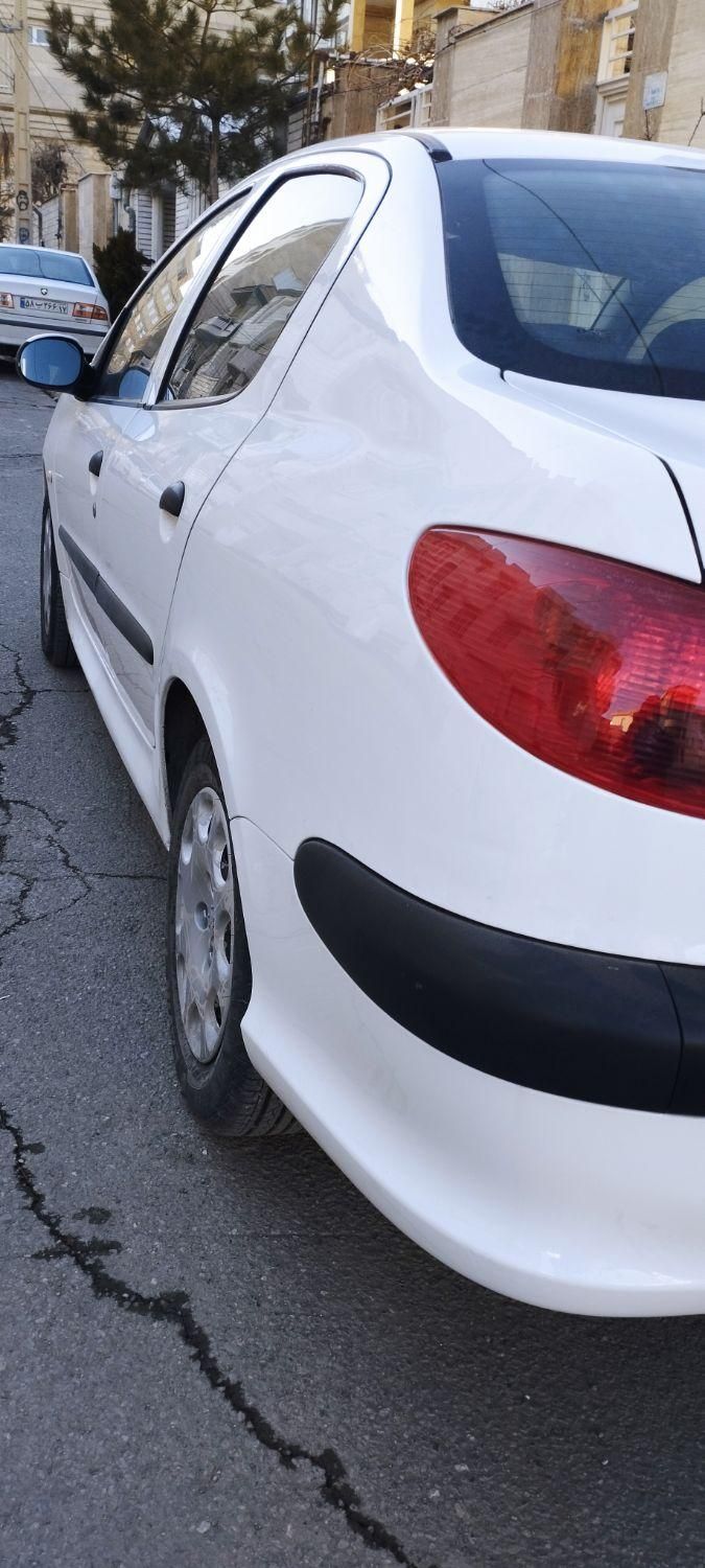 پژو ۲۰۶ صندوق دار v8 - 1395