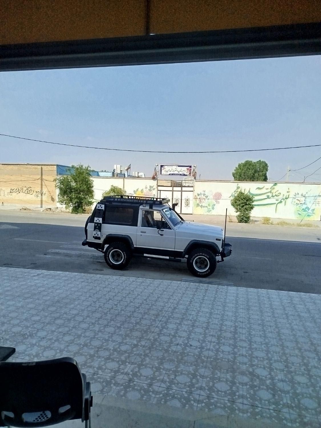 نیسان پاترول دو درب دنده‌ای - 1992