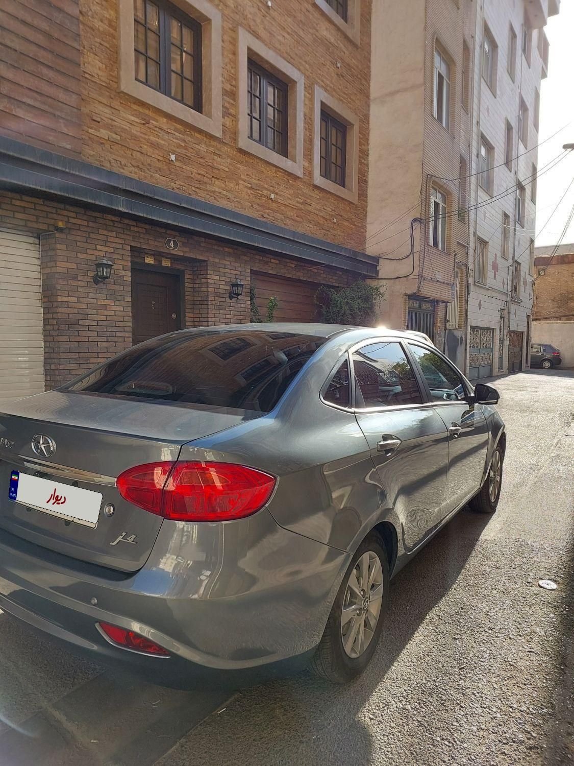 جک J4 اتوماتیک ساده - 1401