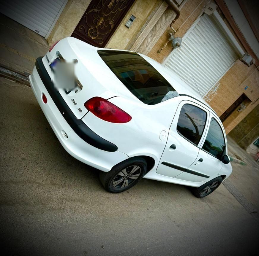 پژو ۲۰۶ صندوق دار v8 - 1398