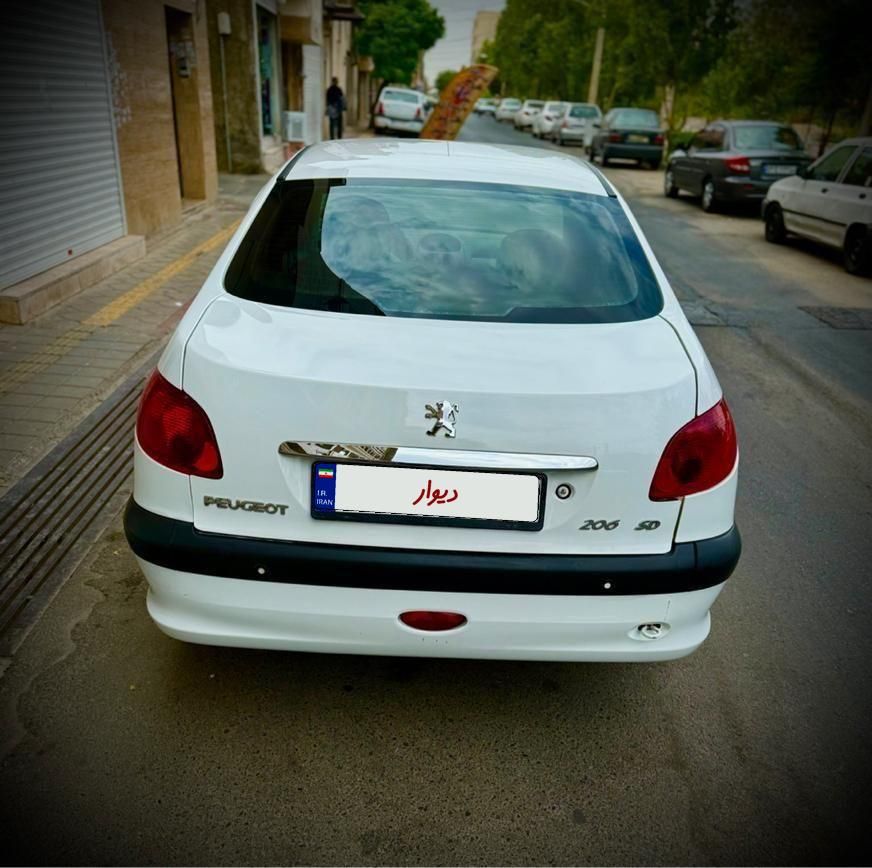 پژو ۲۰۶ صندوق دار v8 - 1398