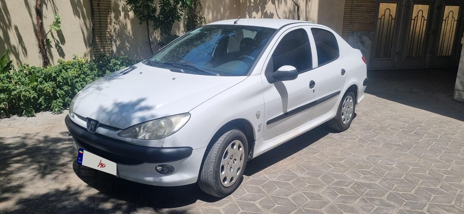 پژو ۲۰۶ صندوق دار v8 - 1399