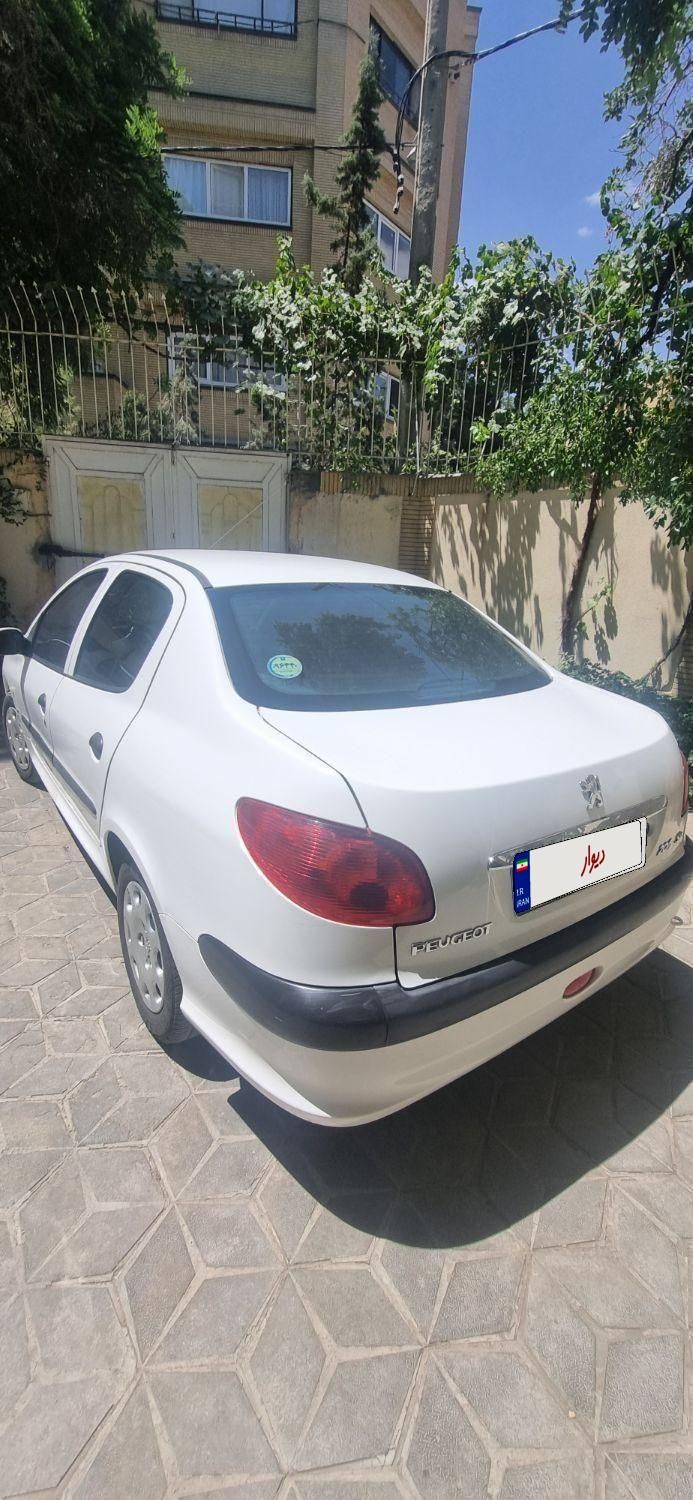 پژو ۲۰۶ صندوق دار v8 - 1399