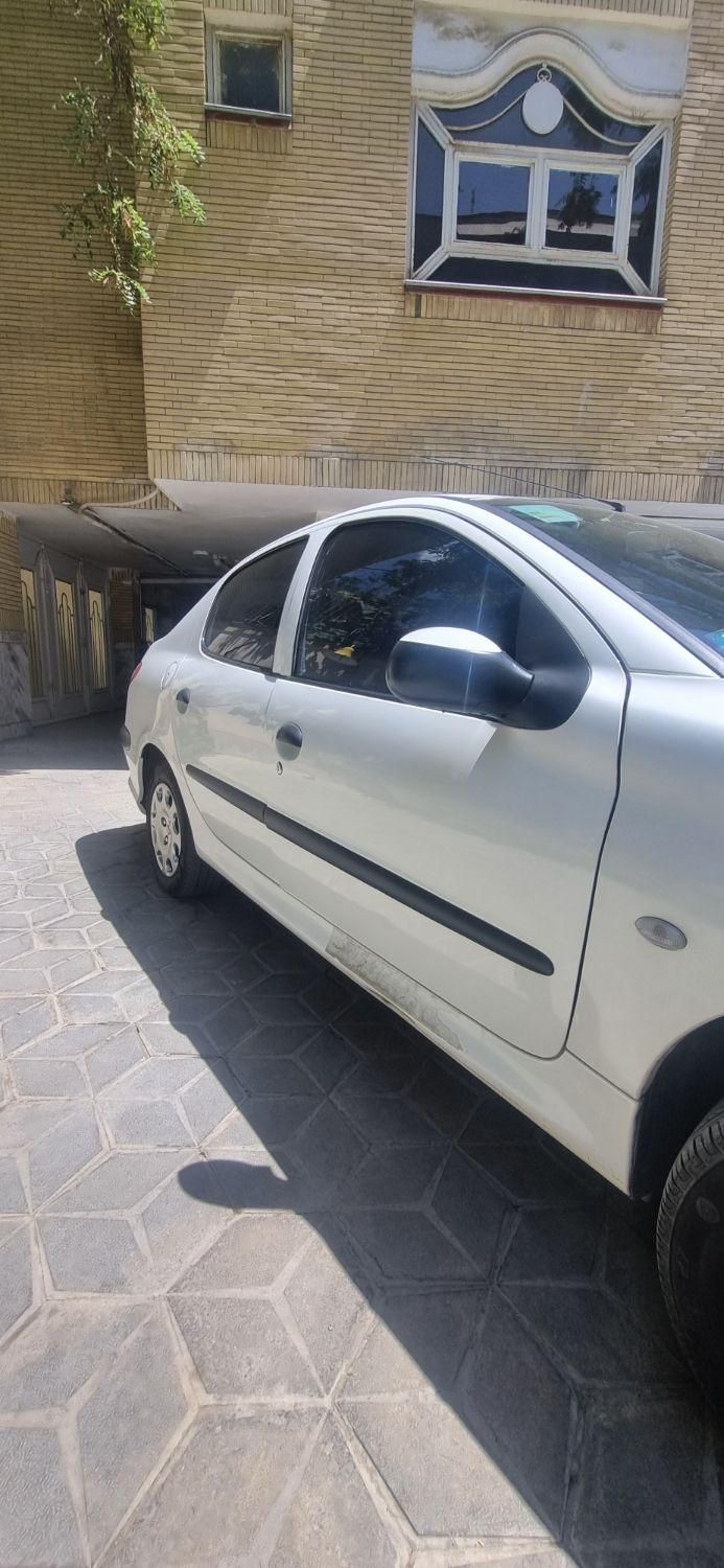 پژو ۲۰۶ صندوق دار v8 - 1399