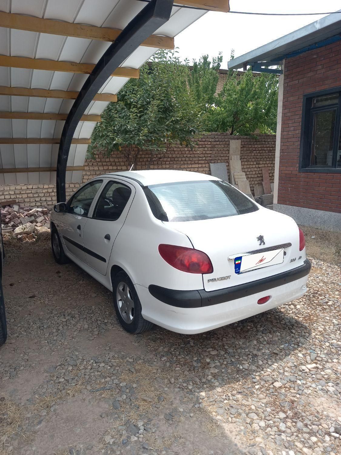 پژو ۲۰۶ صندوق دار v8 - 1398