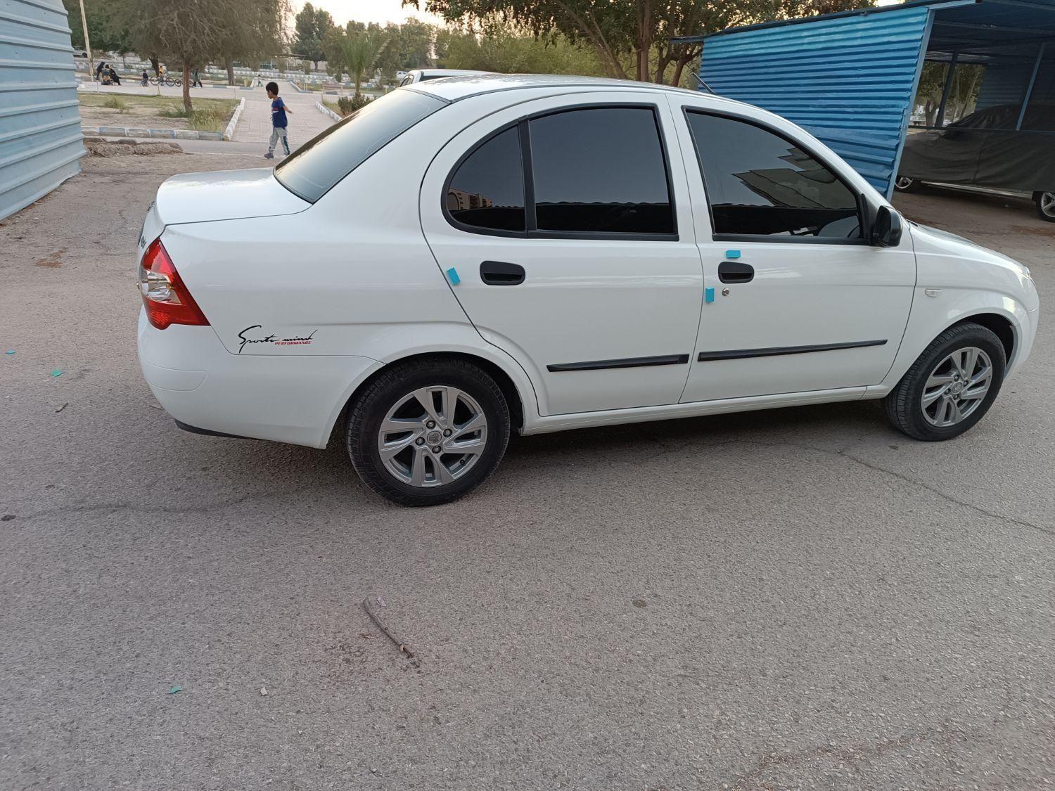 تیبا صندوق دار SX - 1400