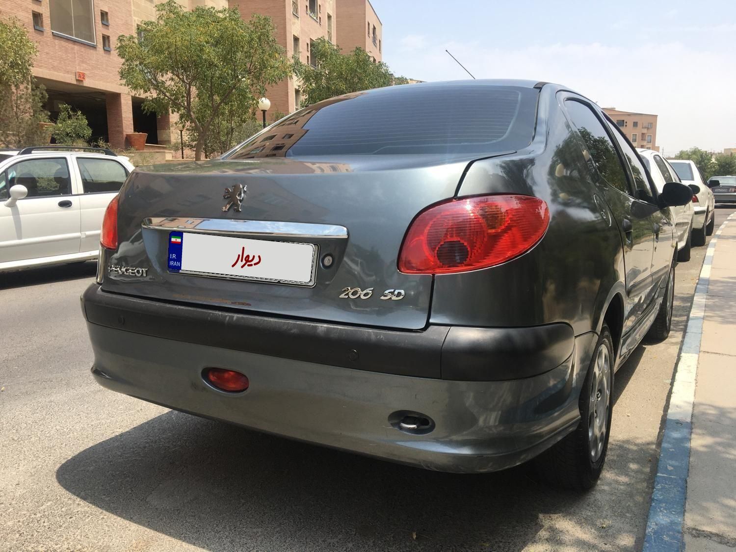 پژو ۲۰۶ صندوق دار v8 - 1393