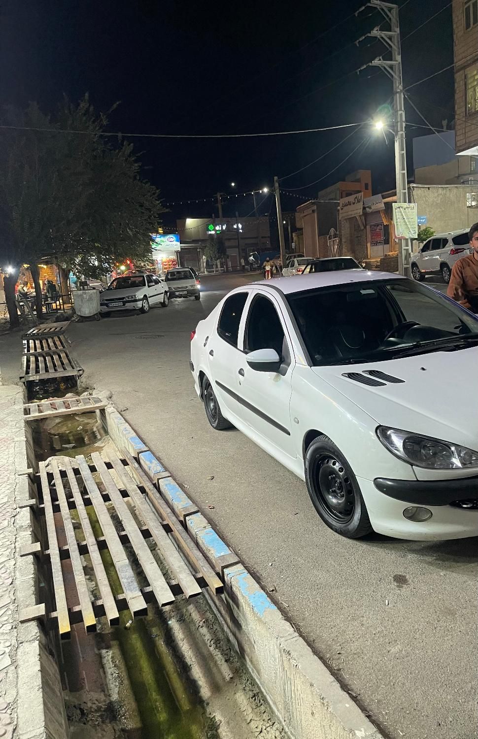 پژو ۲۰۶ صندوق دار v8 - 1391