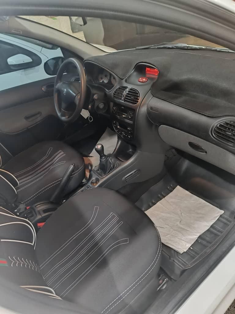 پژو ۲۰۶ صندوق دار v8 - 1399
