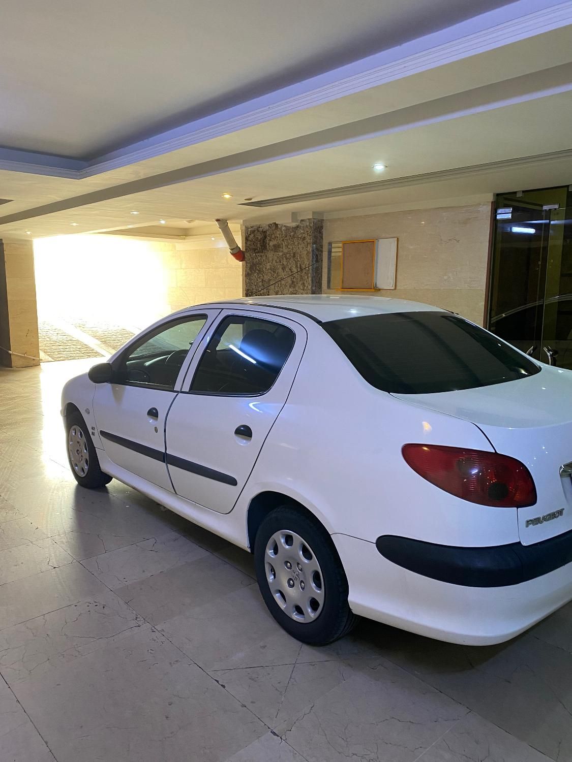 پژو ۲۰۶ صندوق دار v8 - 1396