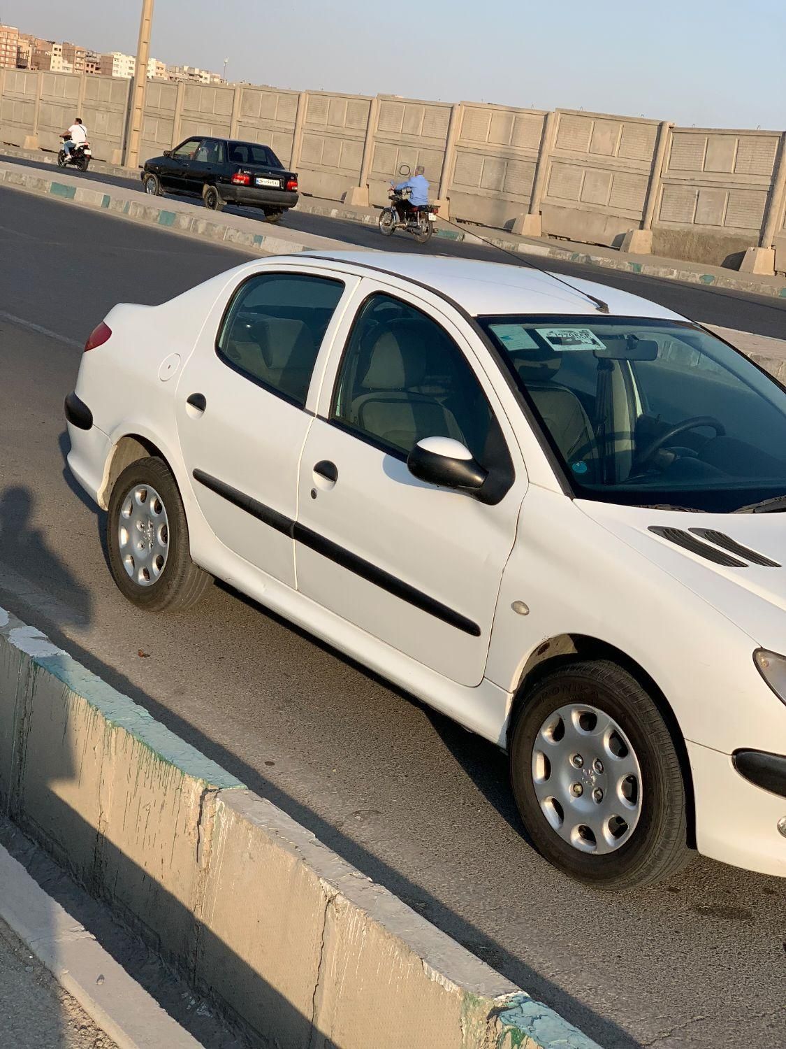پژو ۲۰۶ صندوق دار v8 - 1394