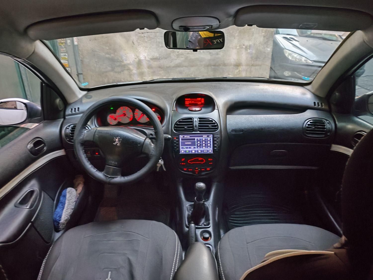 پژو ۲۰۶ صندوق دار v8 - 1394
