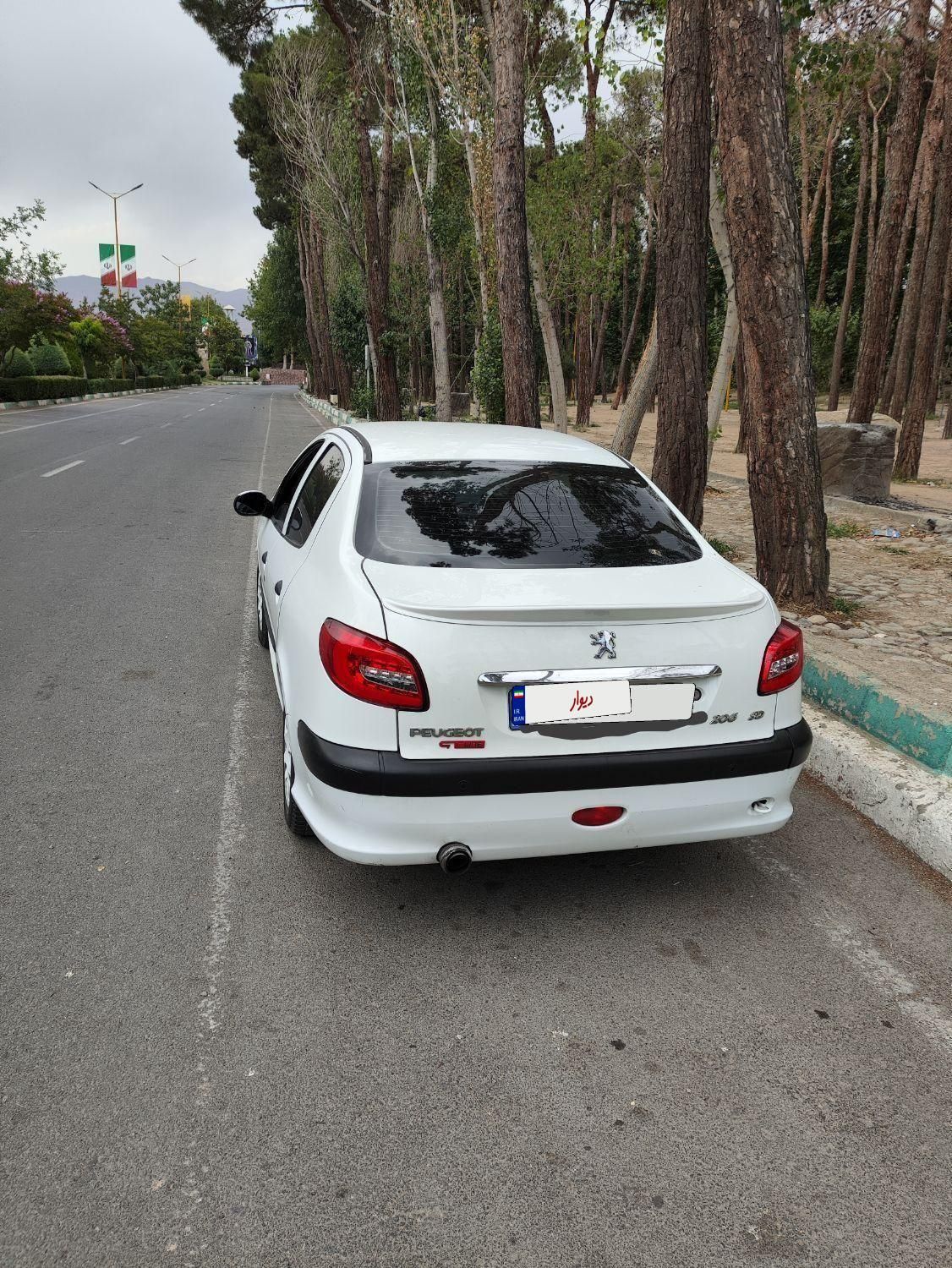 پژو ۲۰۶ صندوق دار v8 - 1394