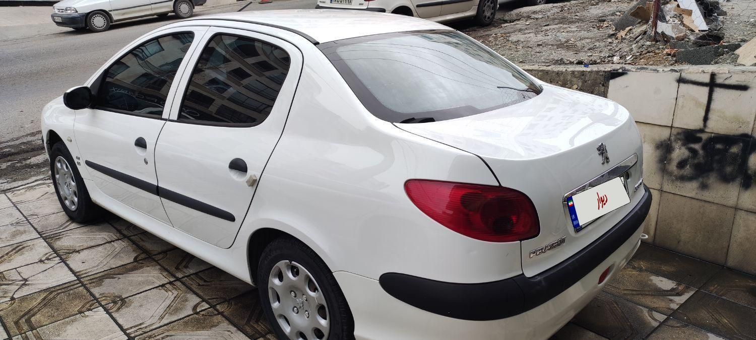 پژو ۲۰۶ صندوق دار v8 - 1396