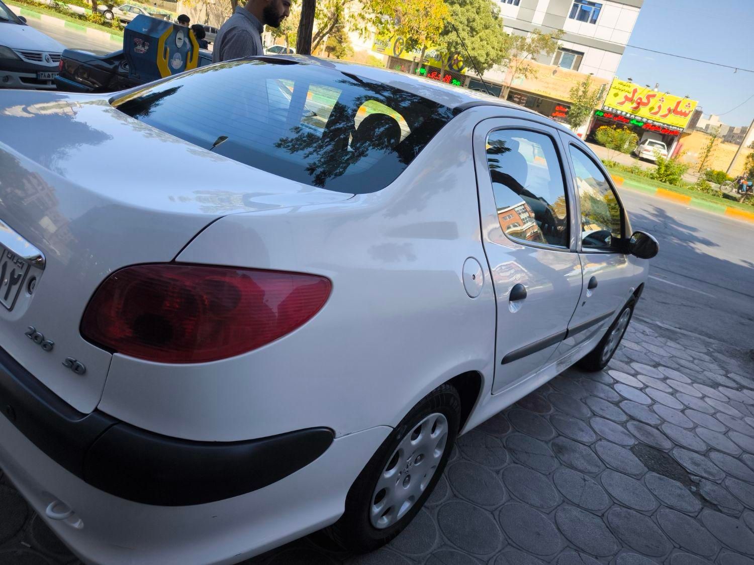 پژو ۲۰۶ صندوق دار v8 - 1399