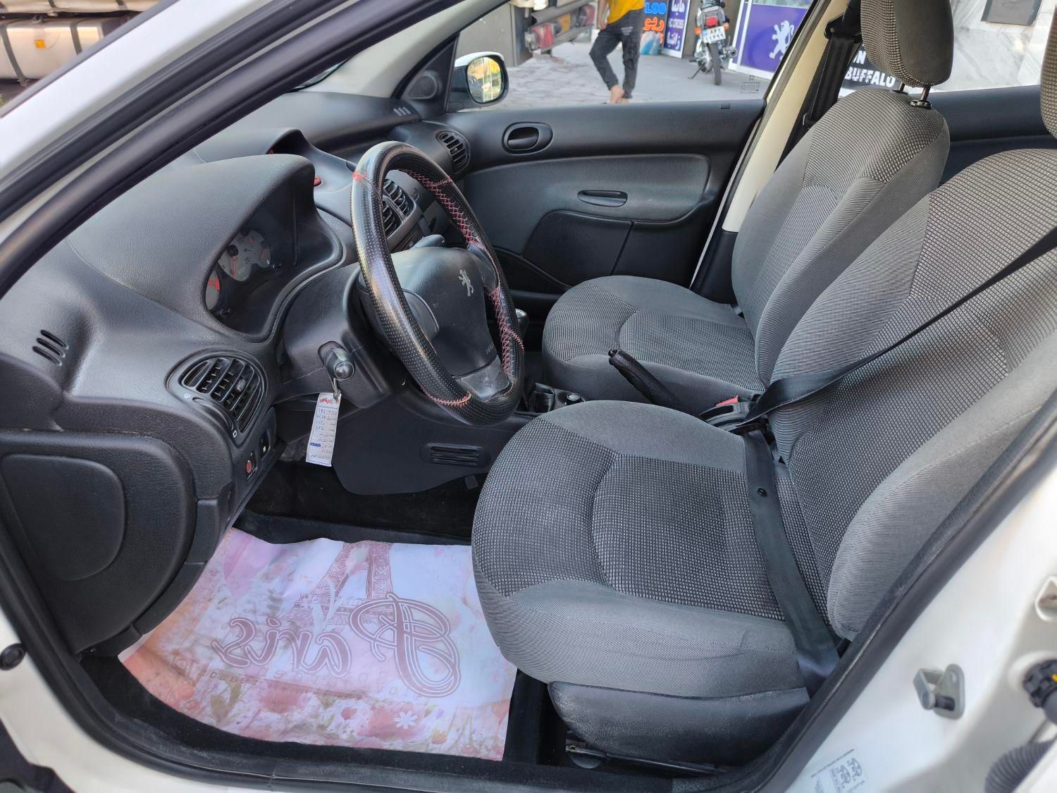 پژو ۲۰۶ صندوق دار v8 - 1399