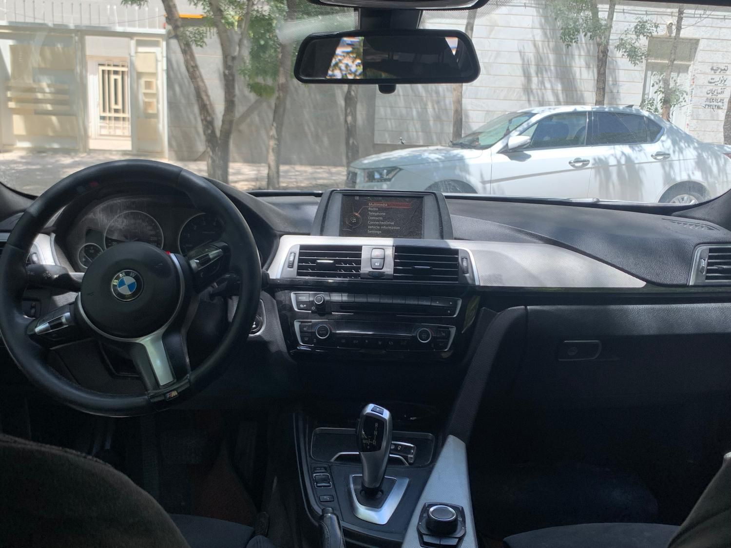 ب ام و سری 3 سدان 320i - 2017