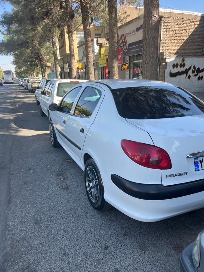 پژو ۲۰۶ صندوق دار v8 - 1397