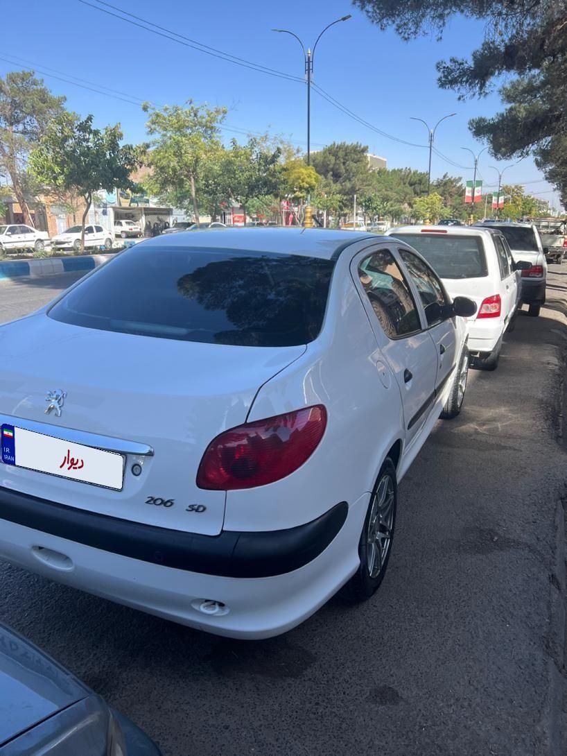 پژو ۲۰۶ صندوق دار v8 - 1397