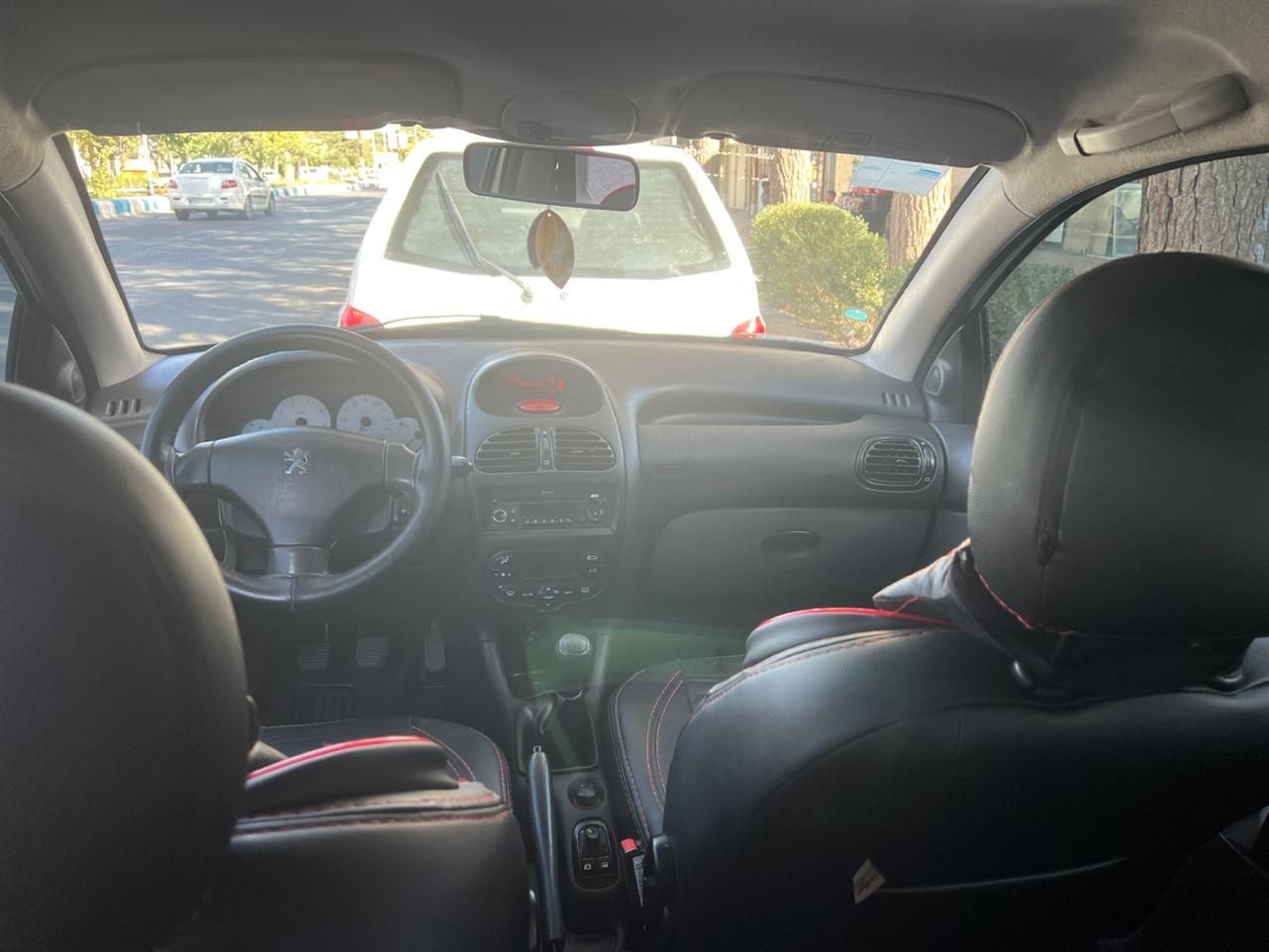 پژو ۲۰۶ صندوق دار v8 - 1397