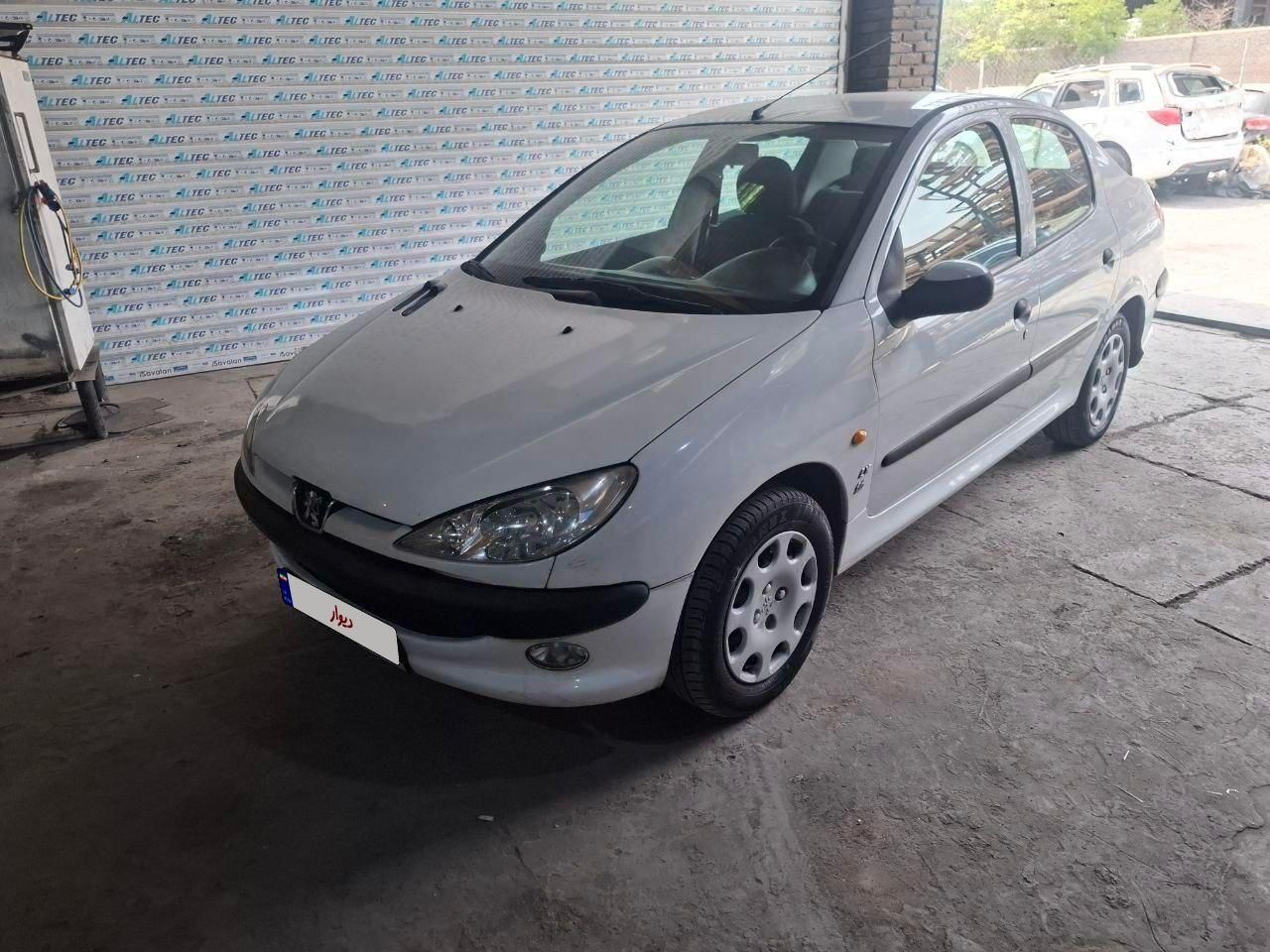 پژو ۲۰۶ صندوق دار v8 - 1393