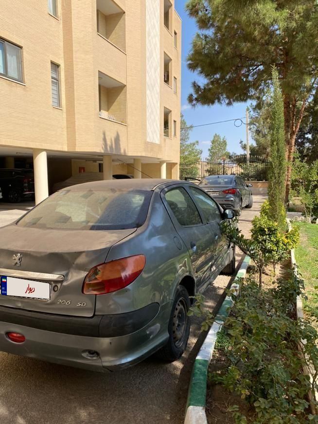 پژو ۲۰۶ صندوق دار v10 - 1389